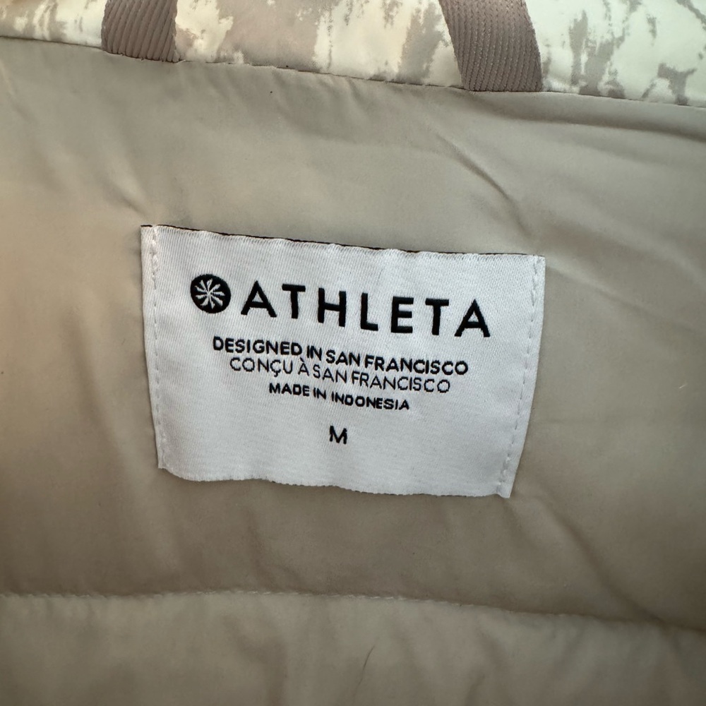 Athleta Women's Patterned Puffer Jacket - image 5